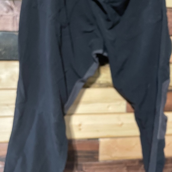 HH Size Men’s Medium hiking pants. - Picture 3 of 3